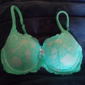 Victoria's Secret Floral Lace Bra in Light Green